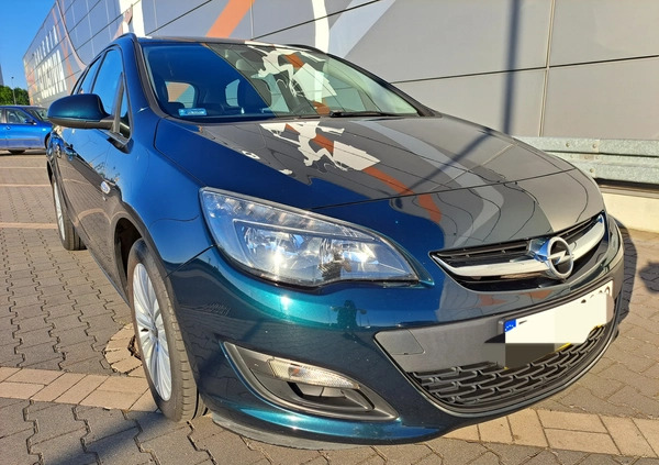 Opel Astra cena 40000 przebieg: 184000, rok produkcji 2014 z Głogów małe 326